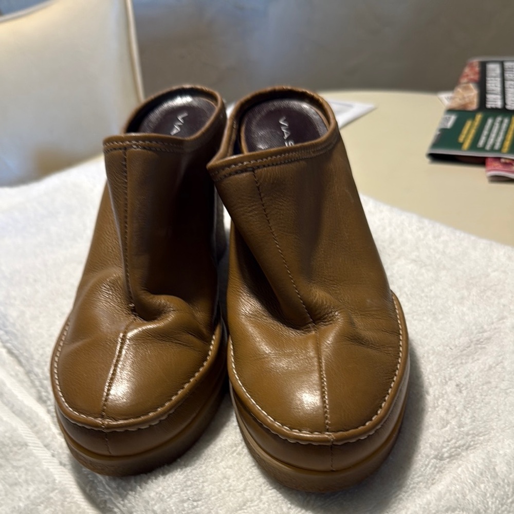 Women’s Via Spiga clog like